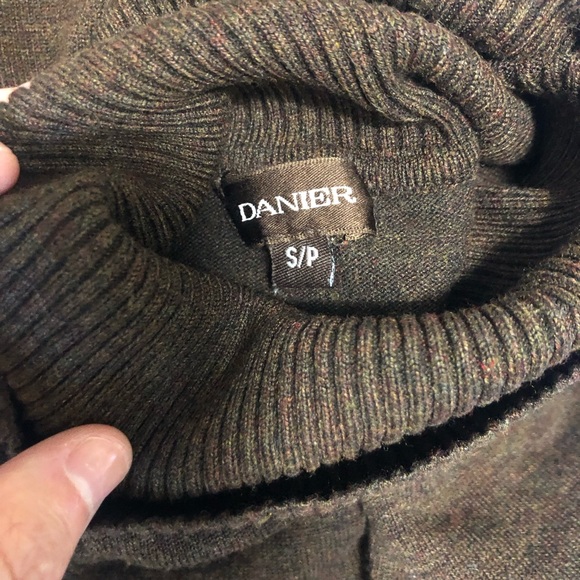 Danier knitted long-sleeve top - Picture 5 of 5